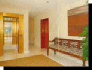 Eingangshalle mit Fahrstuhl